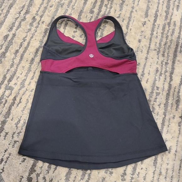 Lululemon Razorback tank with gatherd front - Picture 2 of 3